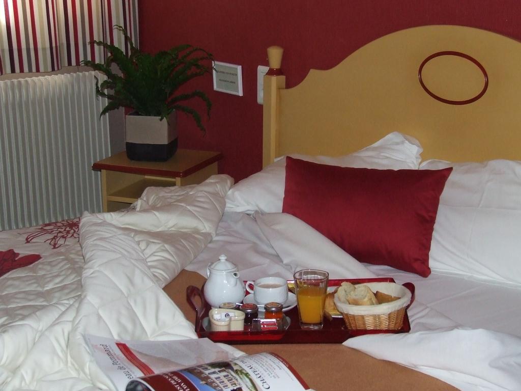 Hotel De La Poste شاني المظهر الخارجي الصورة